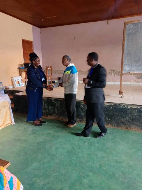 Showing the PF to the pastor of the Anglican Church